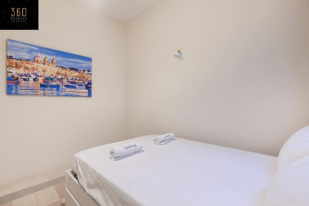 Beautiful, Typical Maltese 4Br Home With Roof Top By 360 Estates Sliema Exterior foto