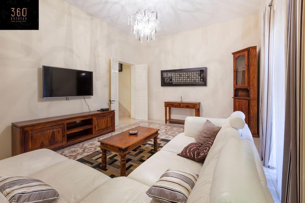 Beautiful, Typical Maltese 4Br Home With Roof Top By 360 Estates Sliema Exterior foto