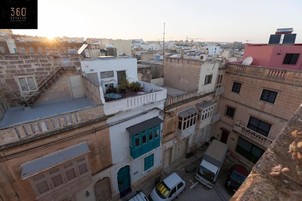 Beautiful, Typical Maltese 4Br Home With Roof Top By 360 Estates Sliema Exterior foto